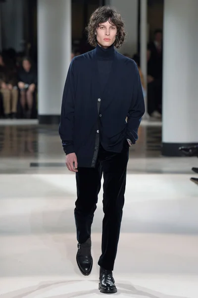 Look 45